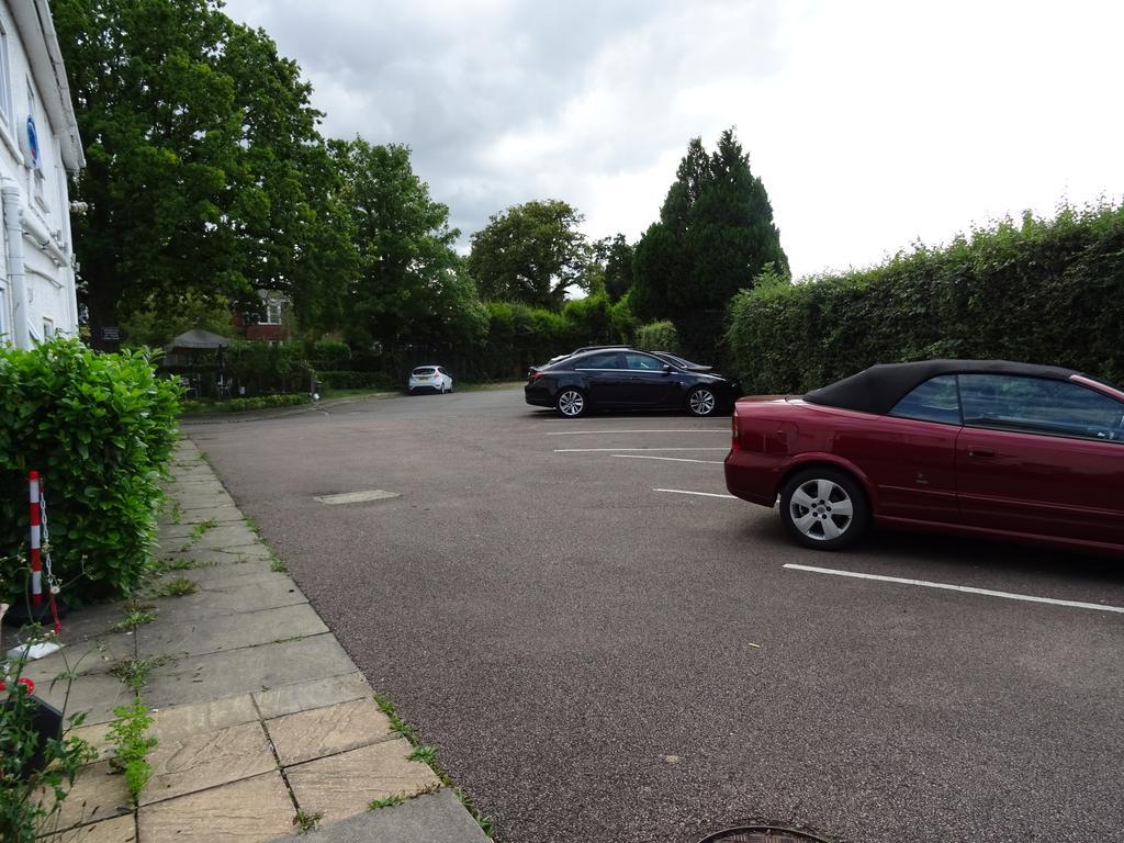 The Gatwick White House Hotel Horley Exterior foto