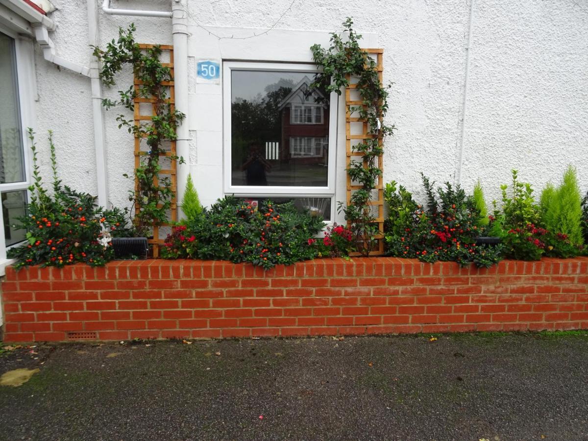 The Gatwick White House Hotel Horley Exterior foto